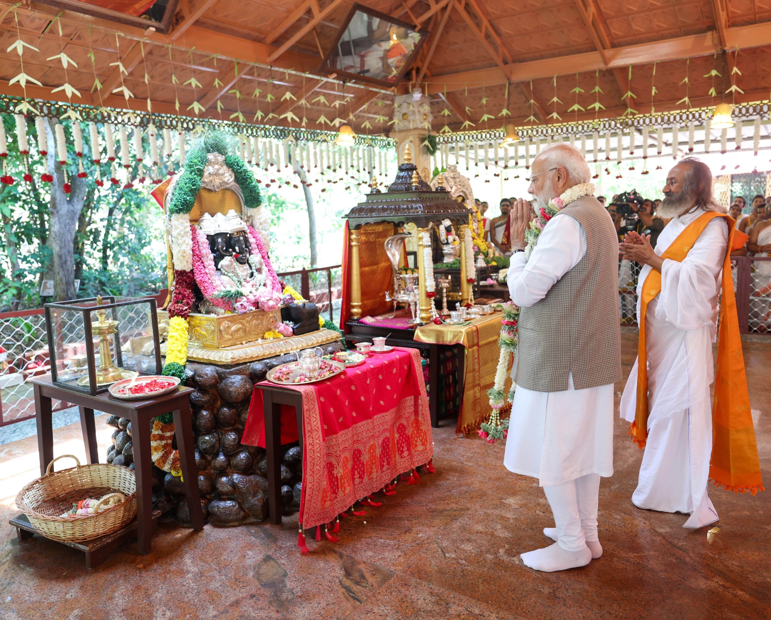 Bharatnewsupdates- PM Modi PM Modi at the 45th anniversary celebrations of The Art of Living Foundation